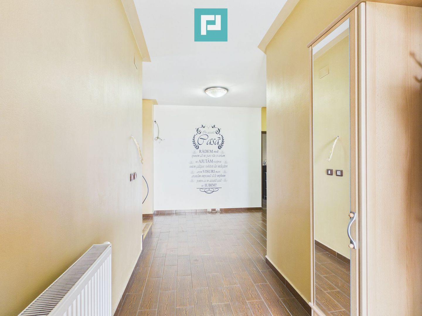 Casă spațioasă în Sântana - Poză 19