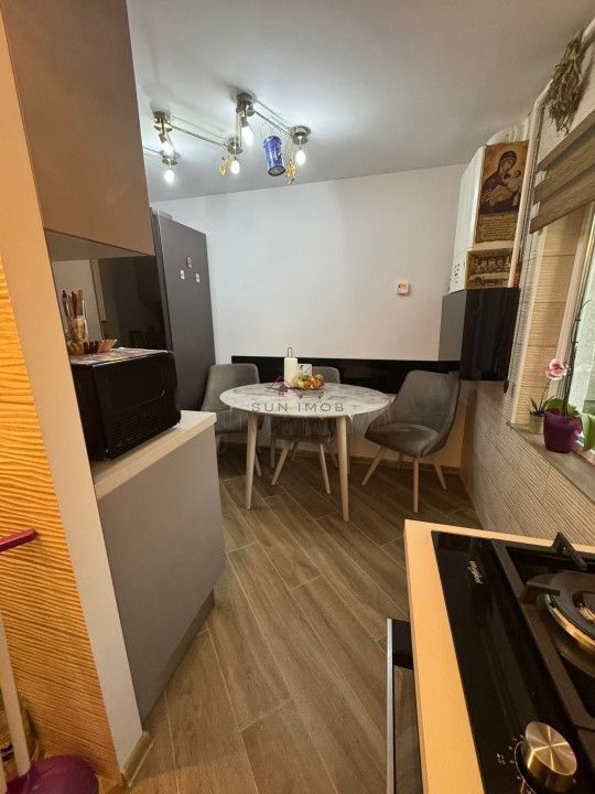 Apartament 3 camere, decomandat, ultracentral, mobilat si utilat - Poză 3