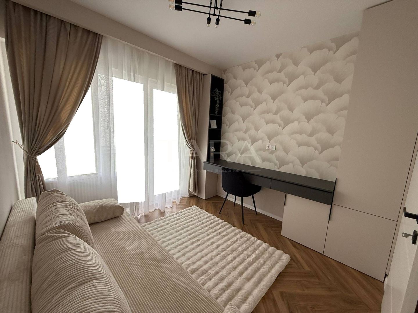 Apartament 3 camere cu grădină. Ultrafinisat si mobilat. - Poză 2
