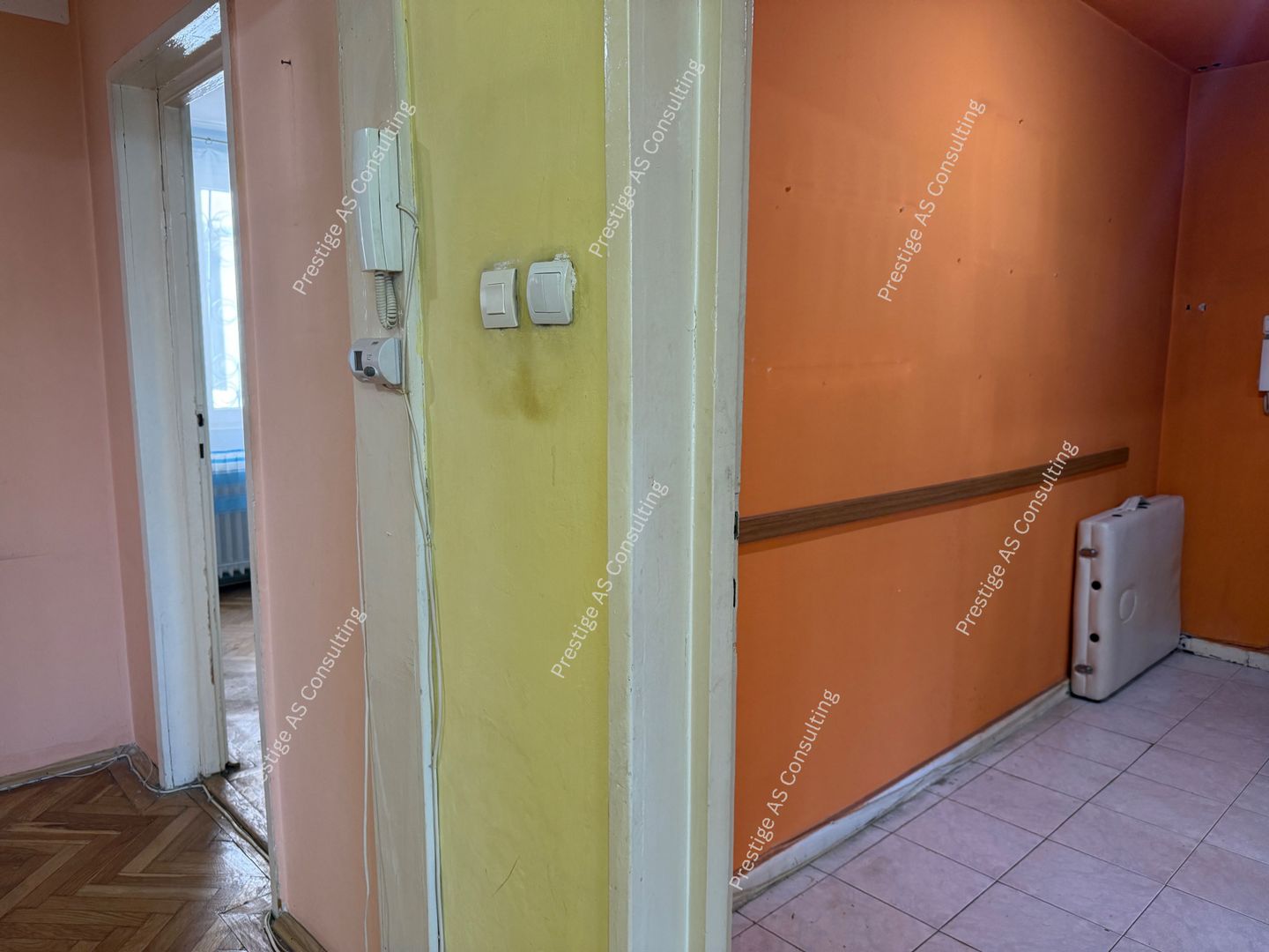 Apartament 4 camere, parter inalt zona Punctele Cardinale - Central - Poză 18