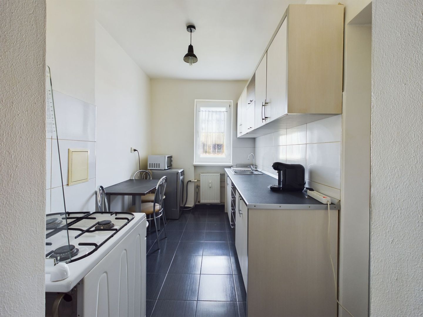 Apartament cu 2 camere renovat modern în Grădiște - Poză 3