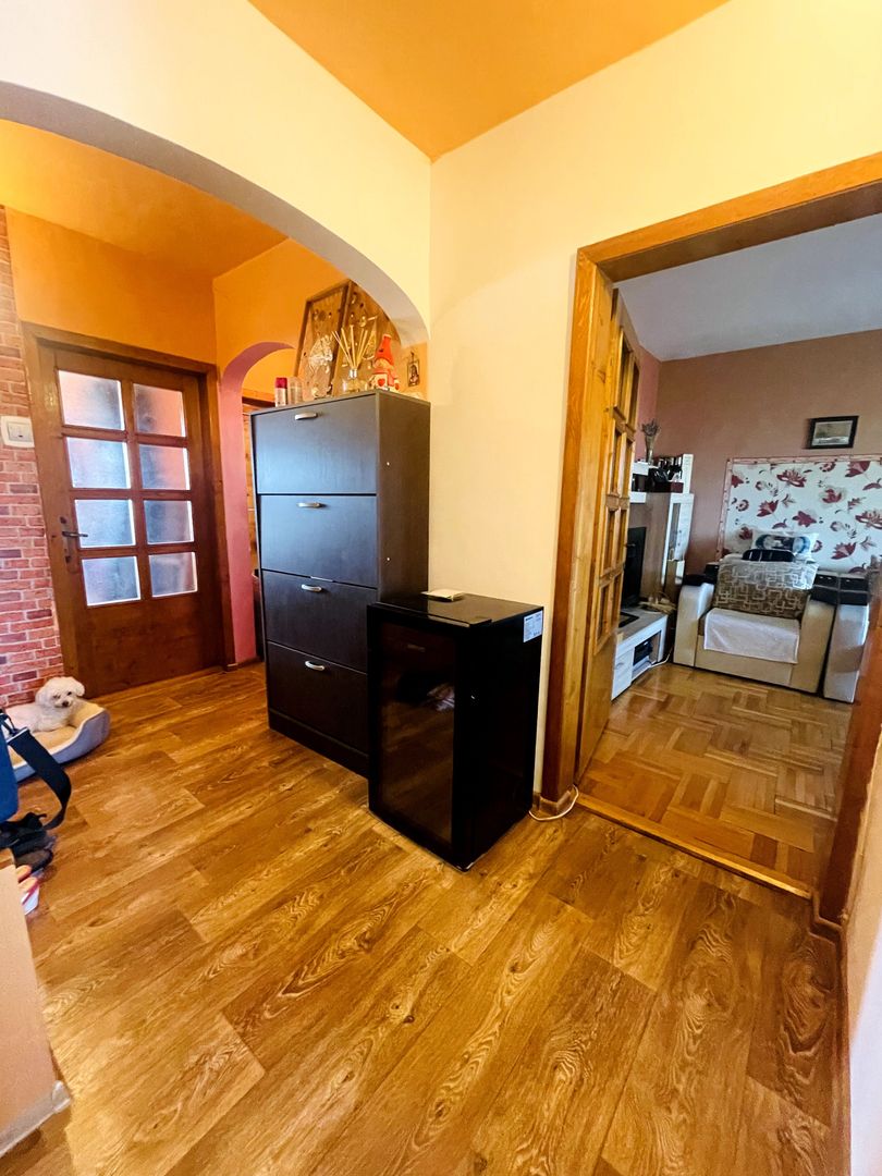 Apartament cu 3 camere – Zona Nufărul, Oradea - Poză 1