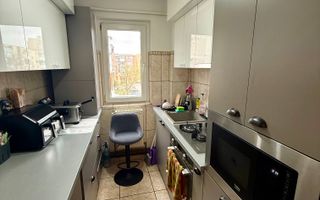 3 camere - etaj 3 - 52mp - renovat - centrala - apa - Craiovita Noua - Poză 5