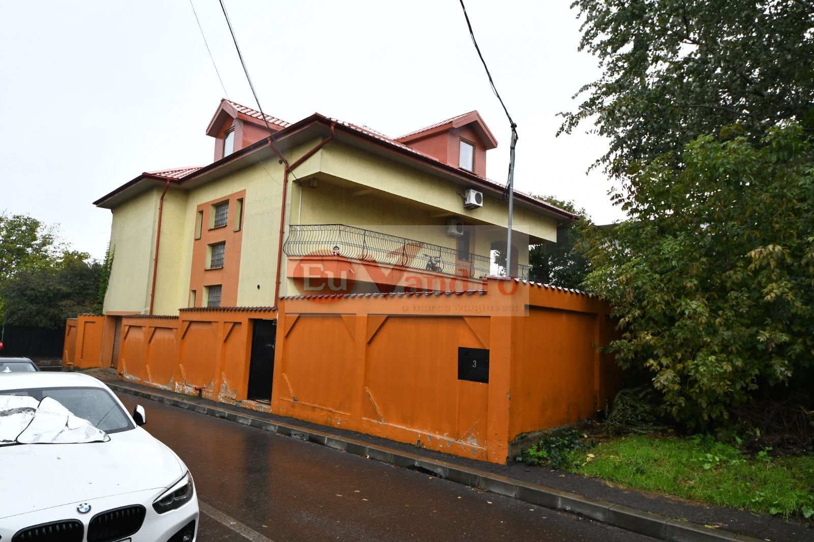 Vila spatioasa, pretabil pentru locuit/clinica, zona Micro 17 – Galati - Poză 3