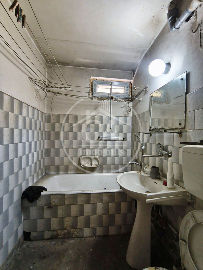 Apartament cu 3 camere de vanzare in Centru Civic, Oradea - Poză 7