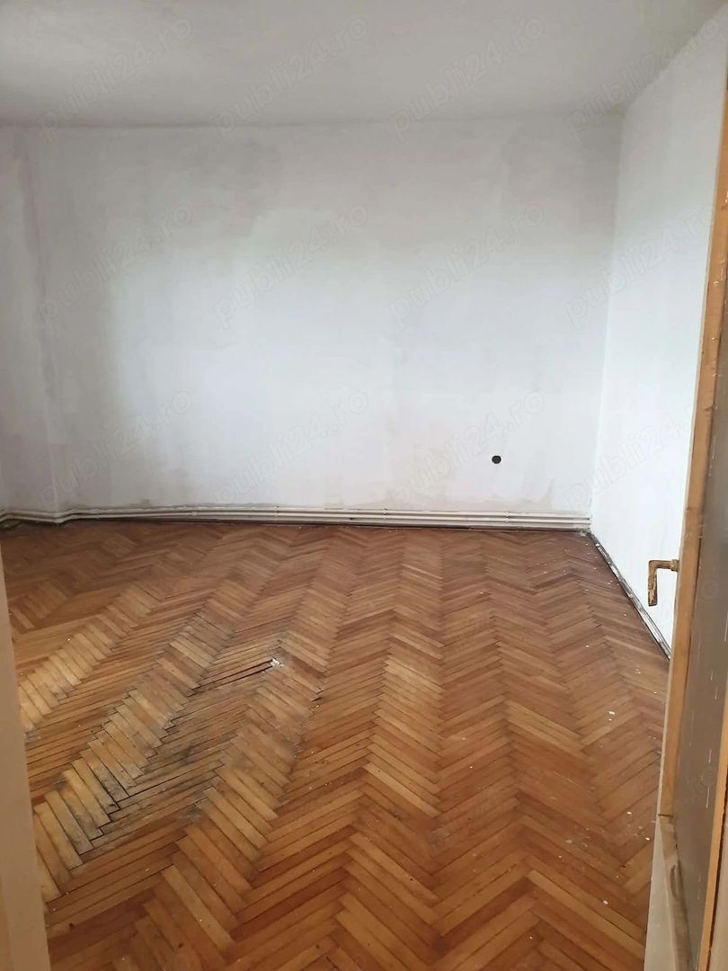 BRASADAS vinde ap 4 cam etaj 10/10 Careiului. - Poză 6