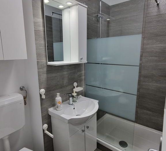 Apartament 3 camere spațios, luminos, stradal, mobilat complet - Poză 7
