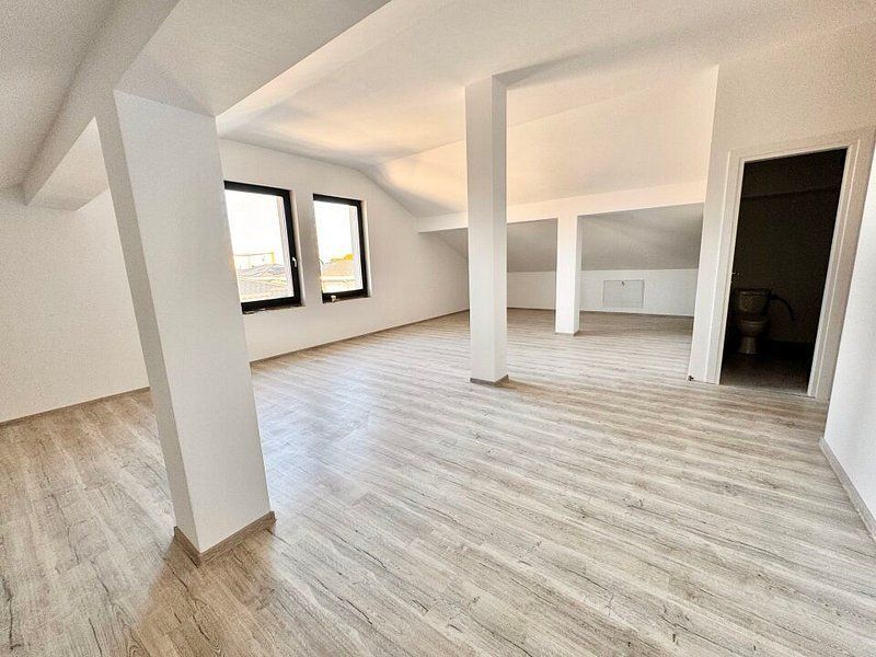 Vila cu bucatarie inclusa -otopeni central - Poză 29