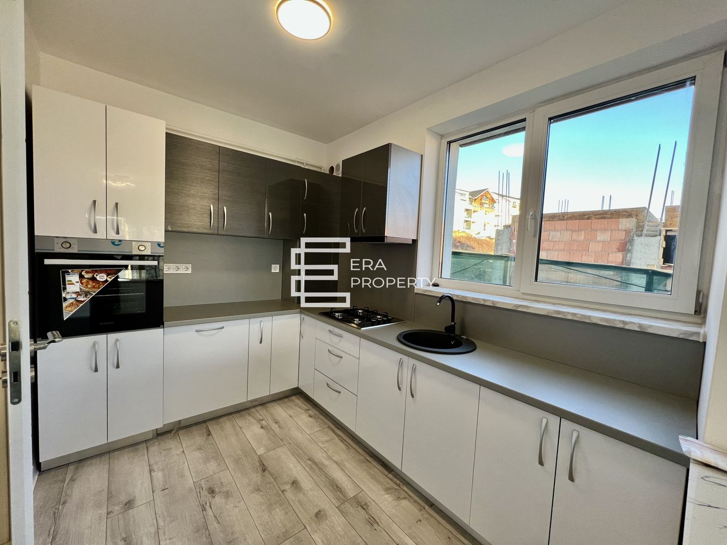 Penthouse 5 camere -131 mp- la cheie- imtabulat-zona Industriala Vest - Poză 1