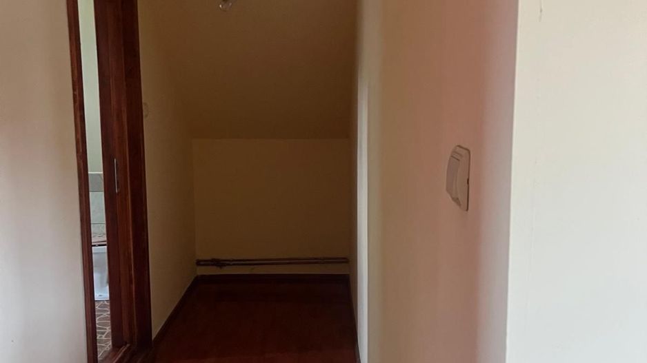 Casă complet renovată, pentru locuință sau pensiune turistică! - Poză 9