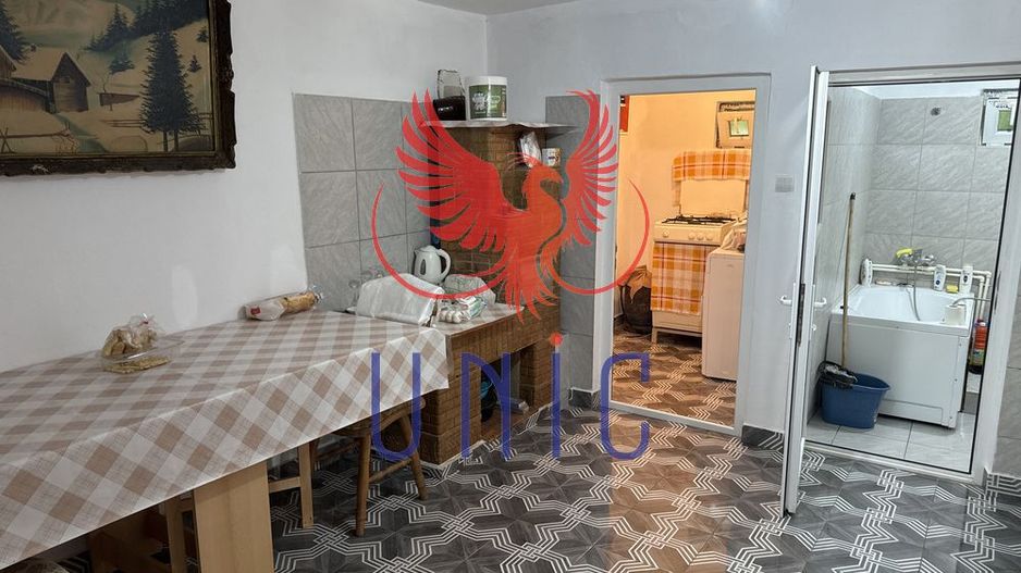 Casa cu teren de 1000 de mp -Radovan - Poză 4