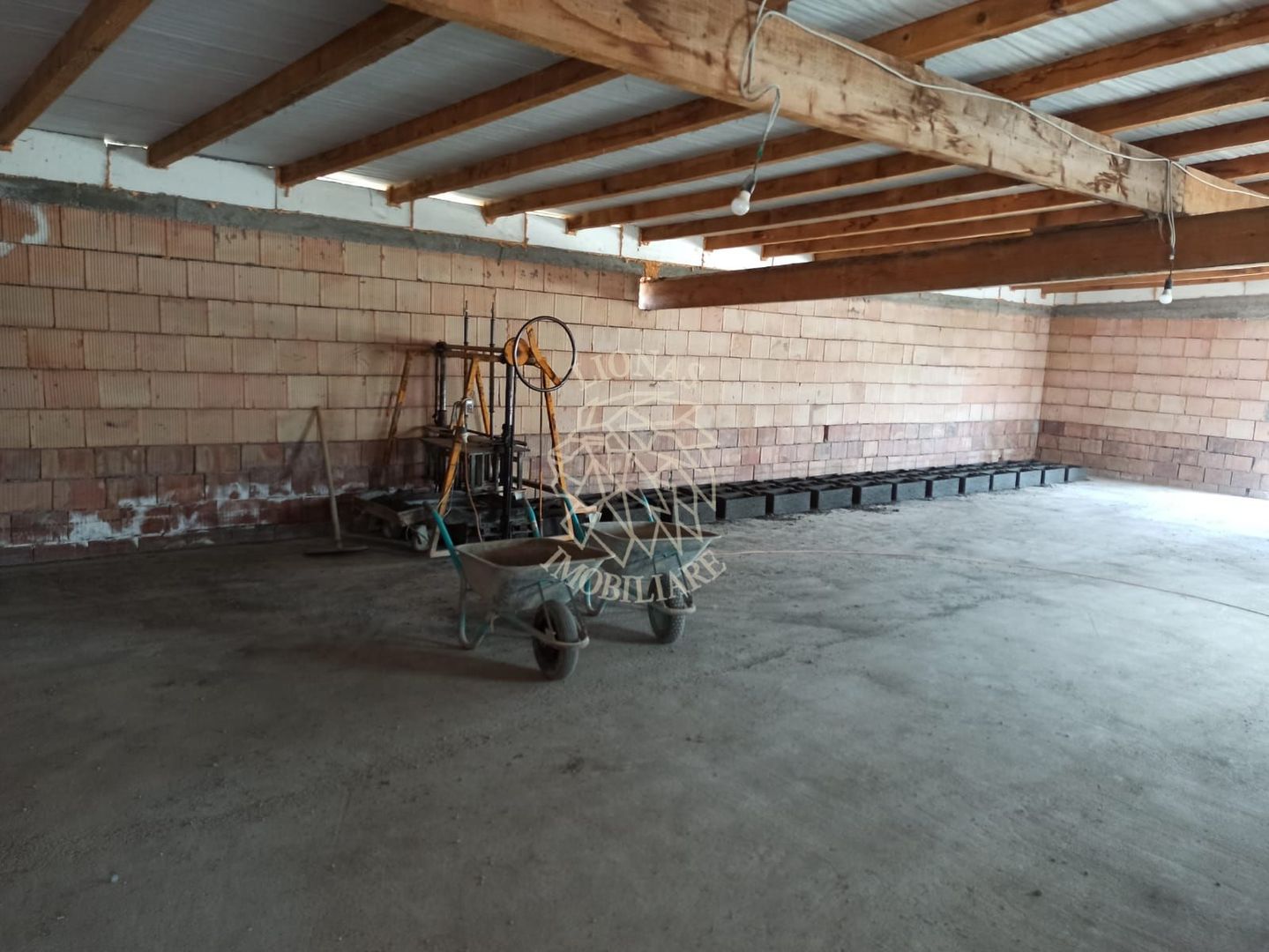 Hala productie boltari/coame/stalpi 173 mp-teren 1400 mp-Jelna - Poză 1