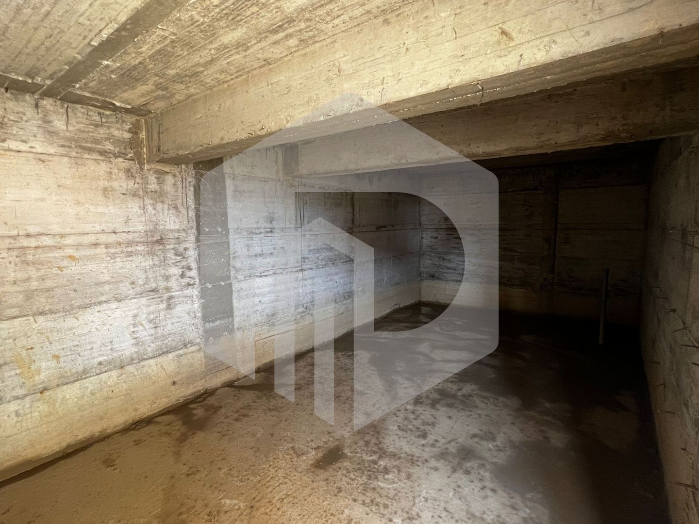 Calea Cisnadiei / Teren 250 mp + 140 mpu + Pivnita + 3 dormitoare - Poză 8