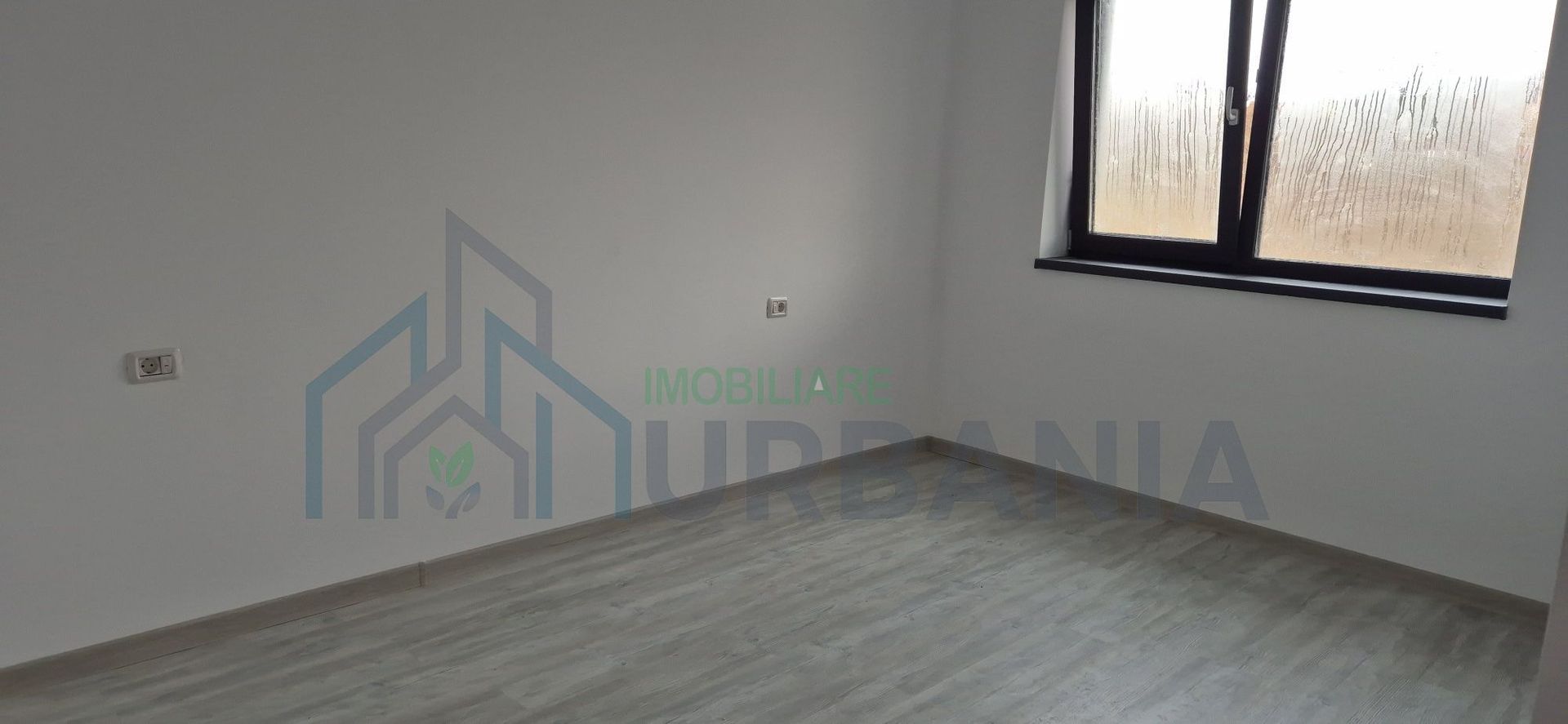 Casa Ciurbesti cu scara interioara si placa de beton! - Poză 7