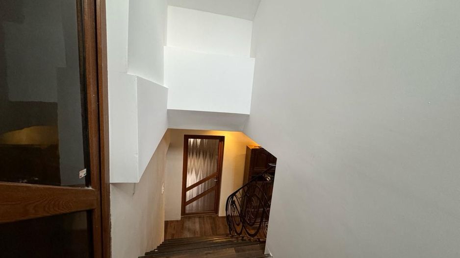 REȘEDINȚĂ EXCLUSIVISTĂ | 8 CAMERE | 4 BĂI | 2 LIVINGURI | TEREN 679 MP - Poză 6