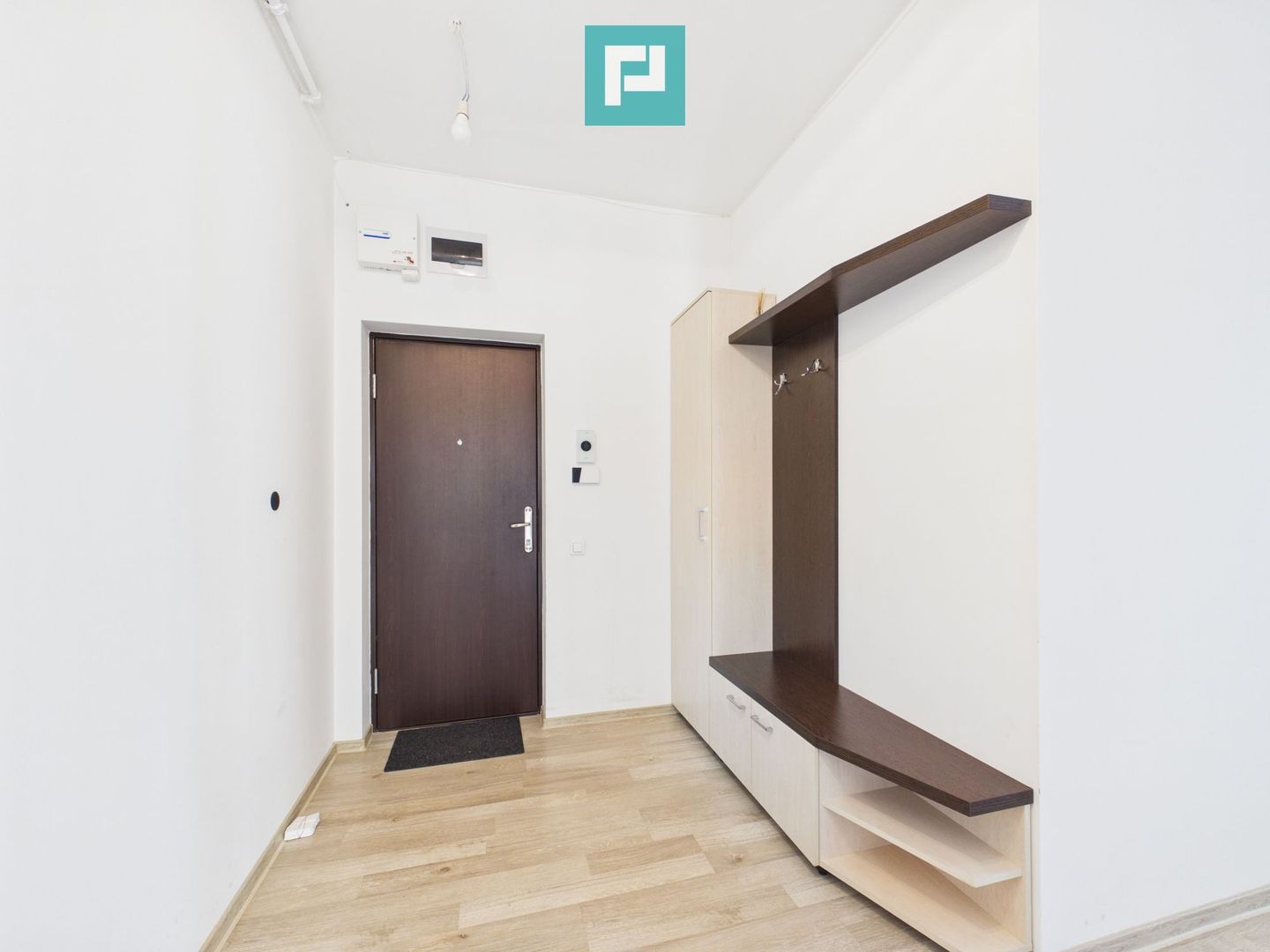 Apartament 3 camere de închiriat ARED UTA - Poză 2