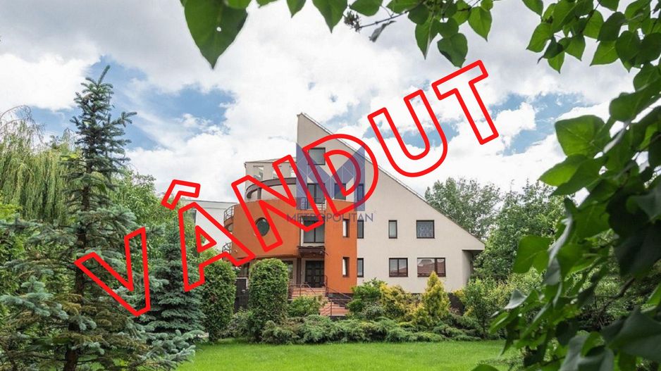 Vilă cu 1.350 mp teren în mijlocul orașului Grădina Botanică - Poză 1