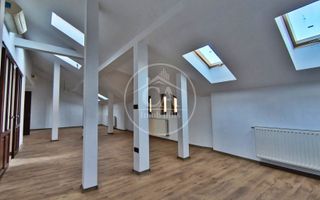 Casa de închiriat cu 6 camere în zona Centrala,  Oradea - Poză 1