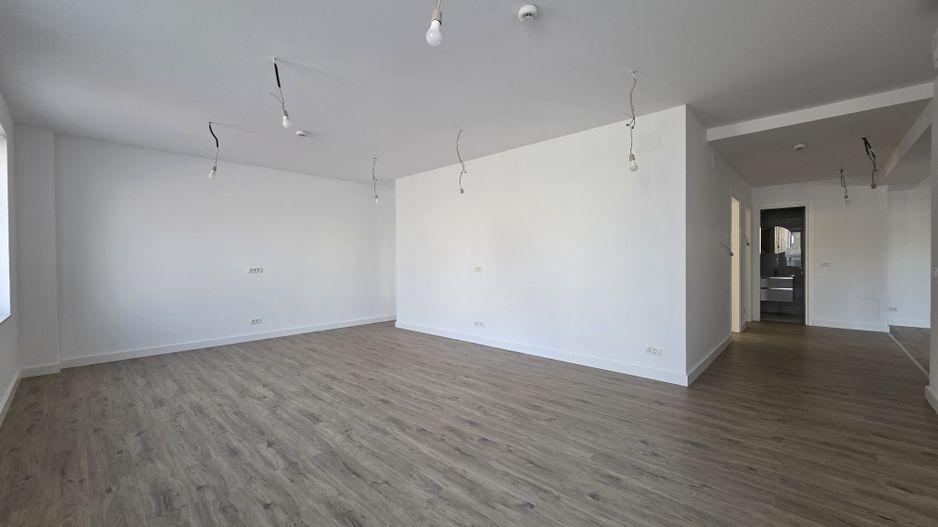 Apartament 4 camere de inchiriat nou în zona Armenească - Universitate - Poză 3