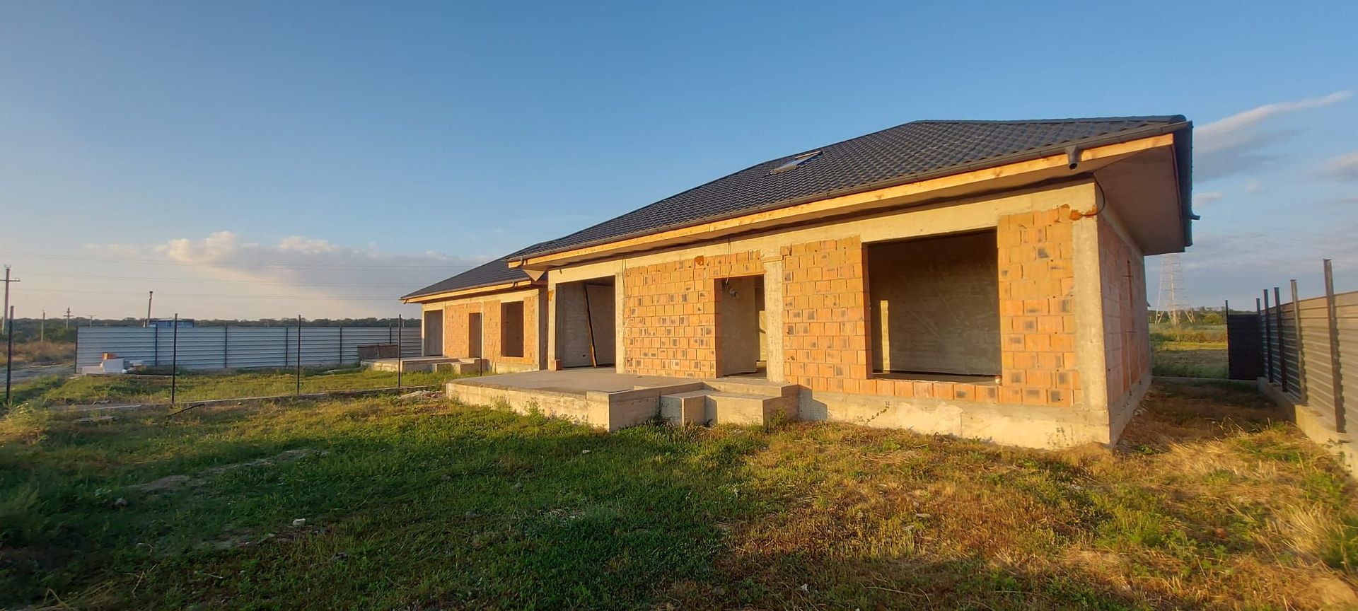 Casă cu 4 camere | Periș | 105 mp utili + terasă generoasă - Poză 2
