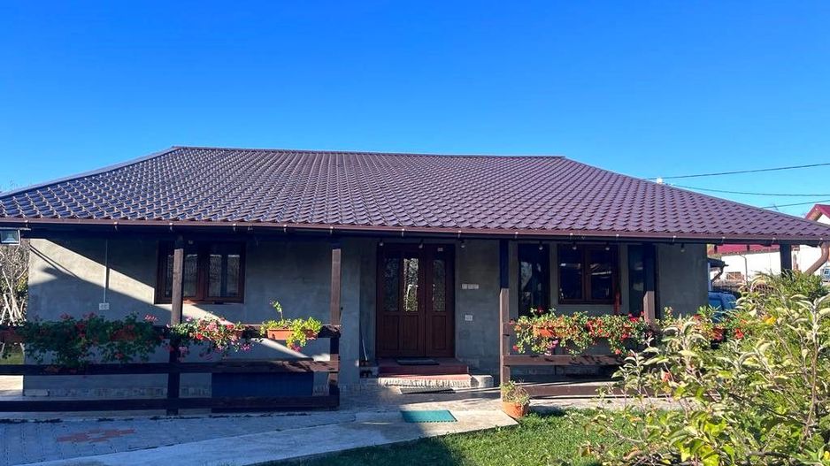 Aproape de oras! Vanzare casa cu 4 camere in Gura Ocnitei! - Poză 4