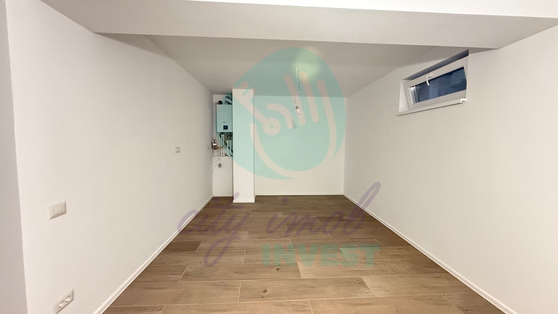 3 camere - ideale pentru activitati sau investitie - Poză 2