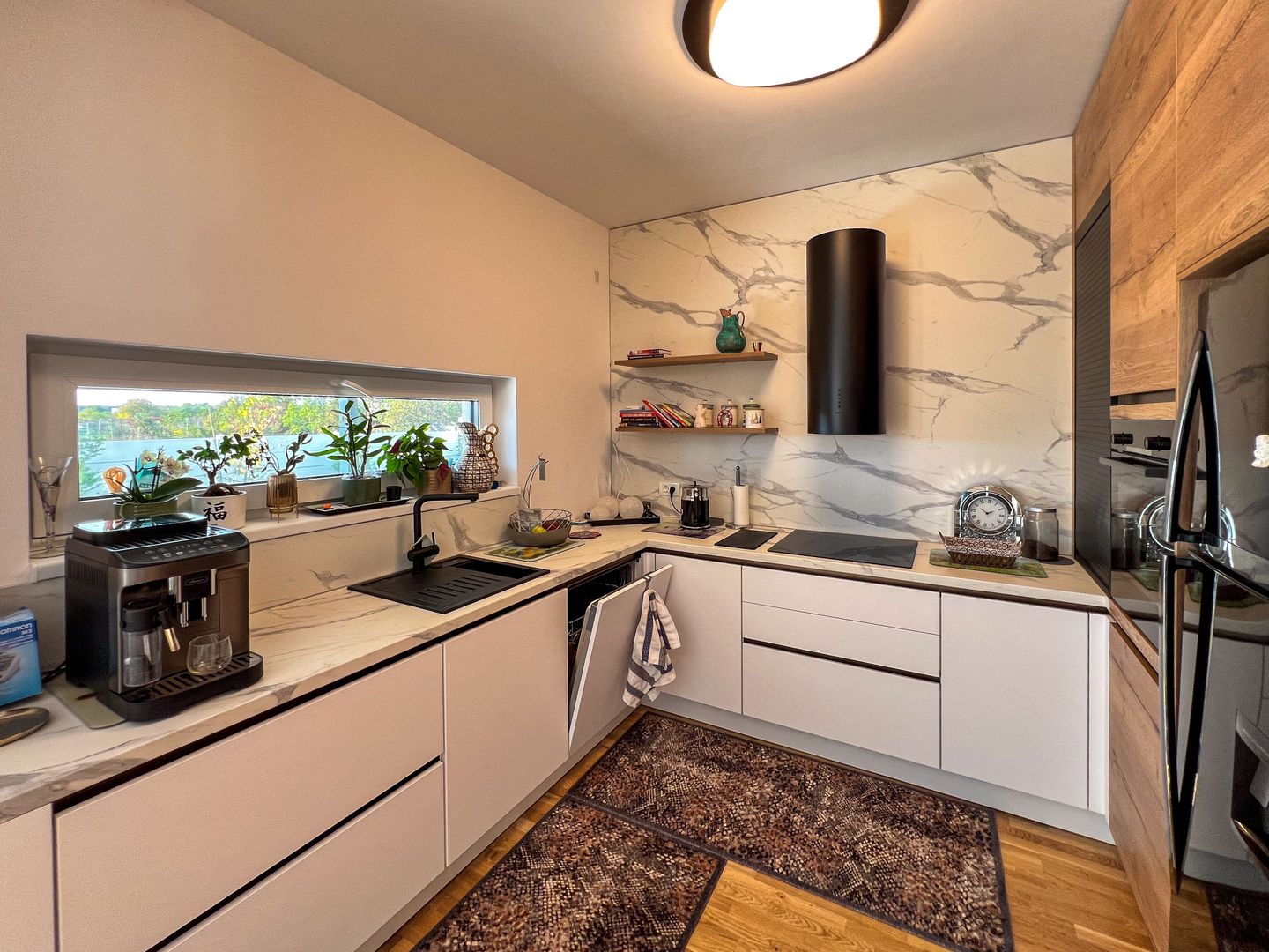 Vilă individuală elegantă, complet mobilată și utilată, lângă parcul și pădurea din Corbeanca - Poză 4