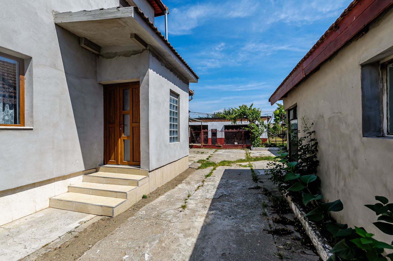 Casă cu 2 corpuri de clădire în Pecica, Arad. - Poză 5