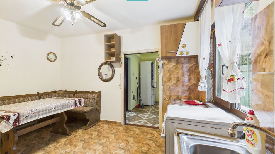 Casă de cărămidă in Grădiște - Poză 4