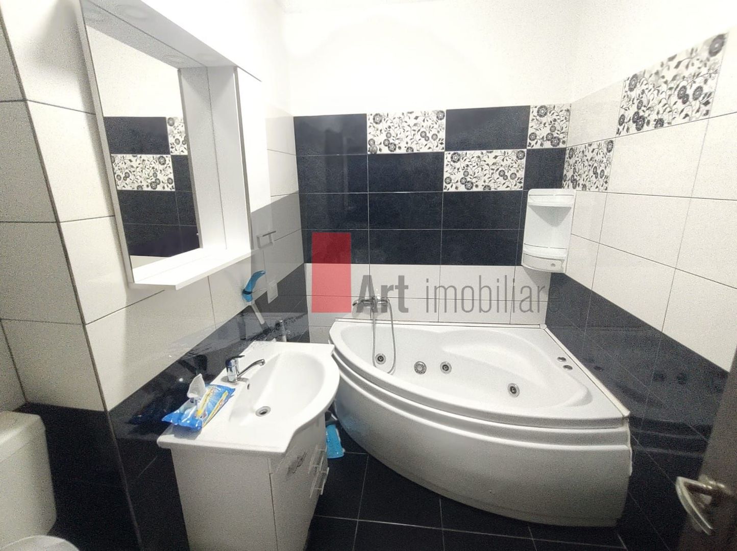 Vânzare apartament 2 camere decomandat cu centrală Pasajul Europa Unită - Poză 4