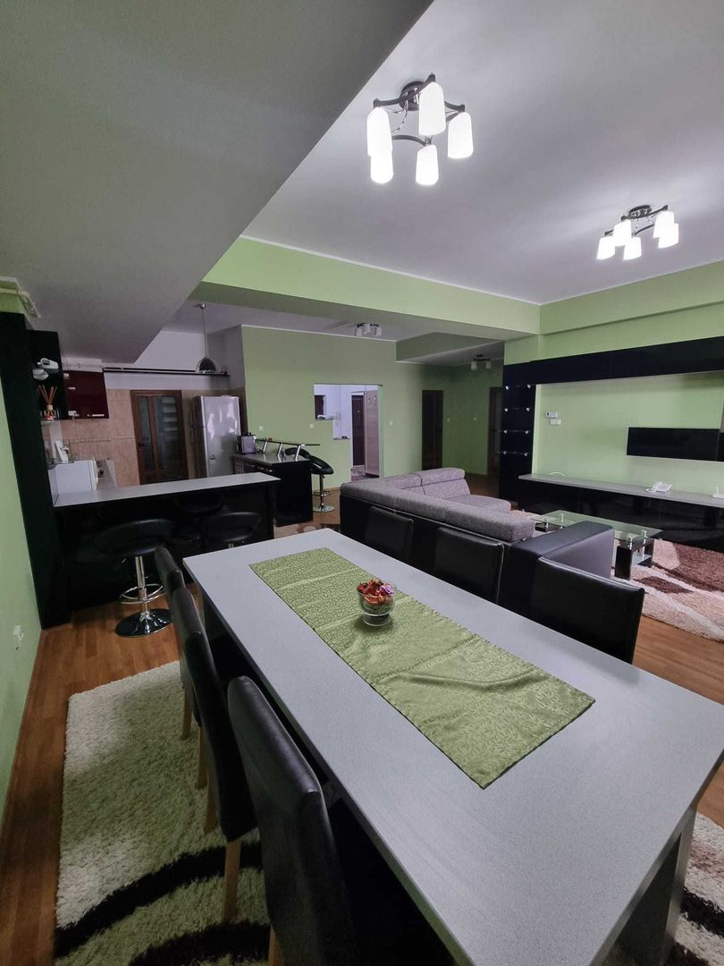 Vand apartament 90 mp in micro 17, Independentei - Poză 2