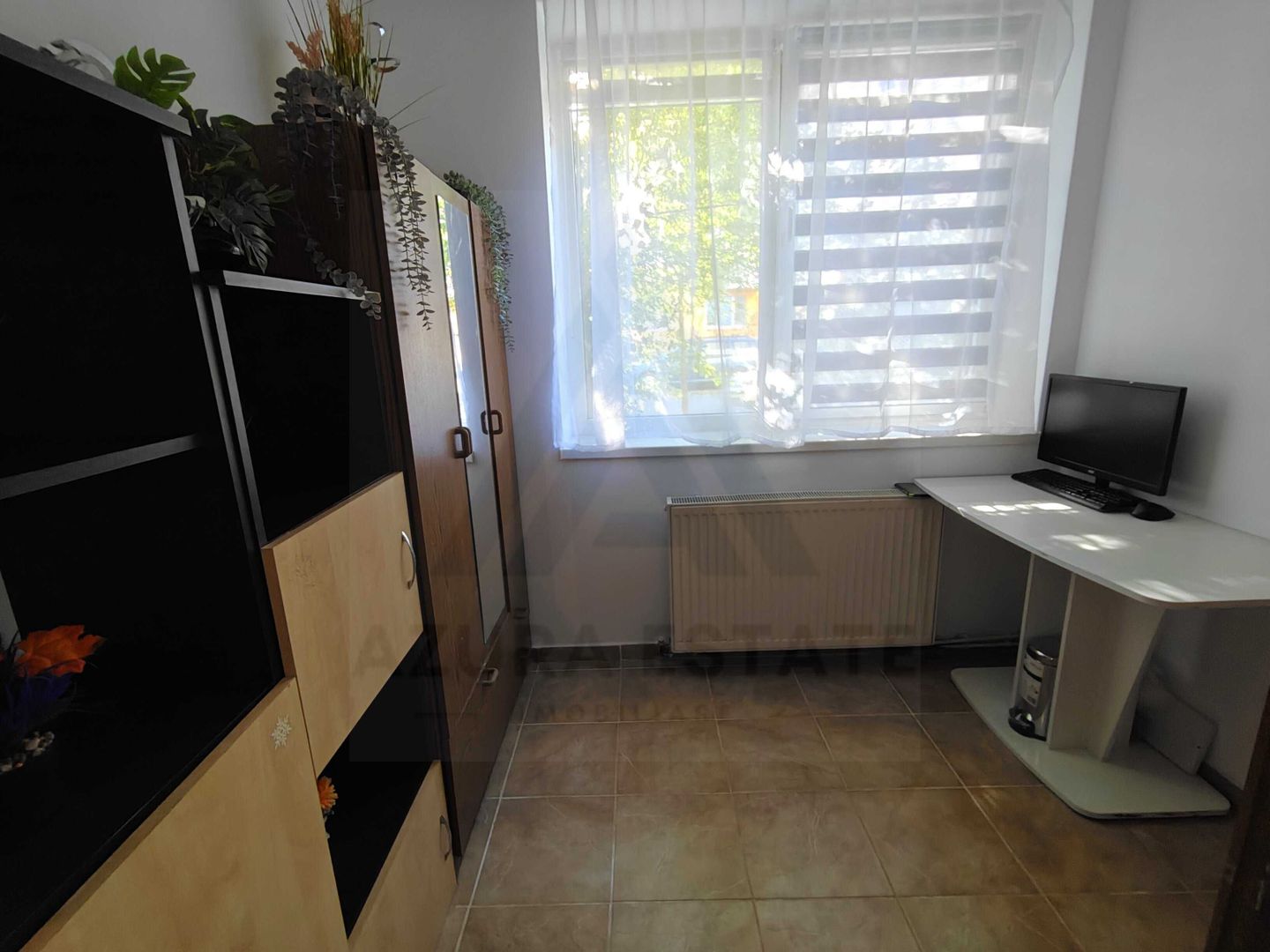 Apartament cu 2 camere bucatarie inchisa si balcon in zona Hipodrom 2 - Poză 4