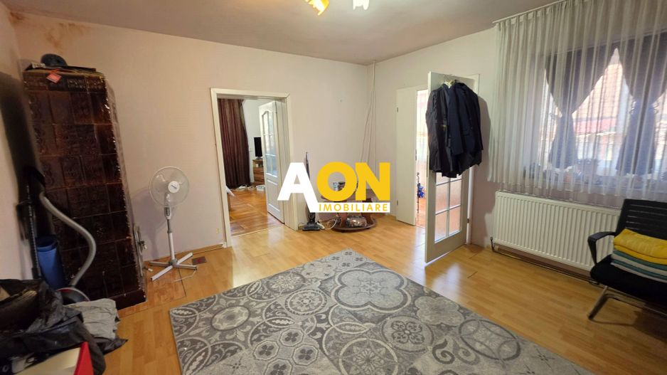 Casa cu 2 camere + anexe, toate utilitatile, 295 mp teren, zona Centru - Poză 10
