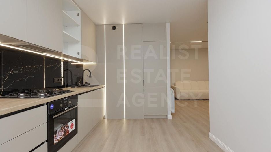 Vânzare, apartament, 4 camere, str. Vasile Lupu, Buiucani - Poză 2