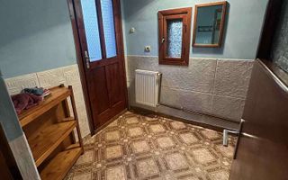 Casă de vânzare cu posibiliate de renovare/dezvoltare - Poză 6