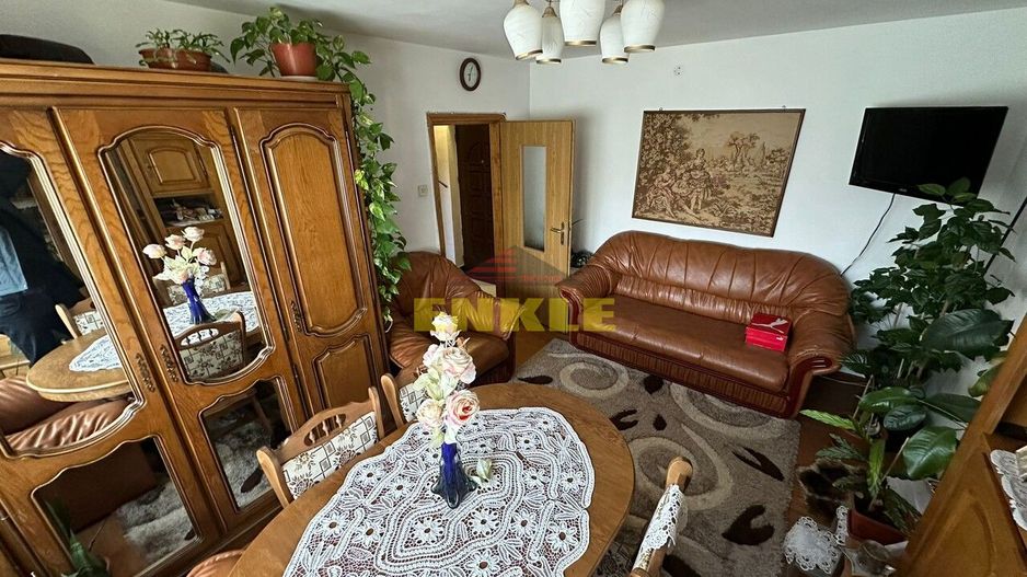 De vânzare apartament cu 2 camere, etaj 2 , zona Stadion - Poză 1