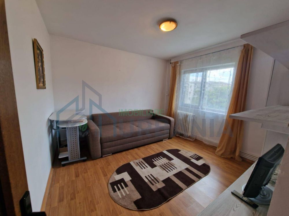 Camera liberă în apartament cu 2 camere decomandate - Poză 1