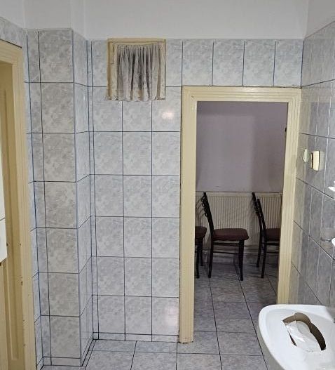 Vila P+1 Piața Muncii , strada Orzari, apartament cu 3 camere la Parer - Poză 17