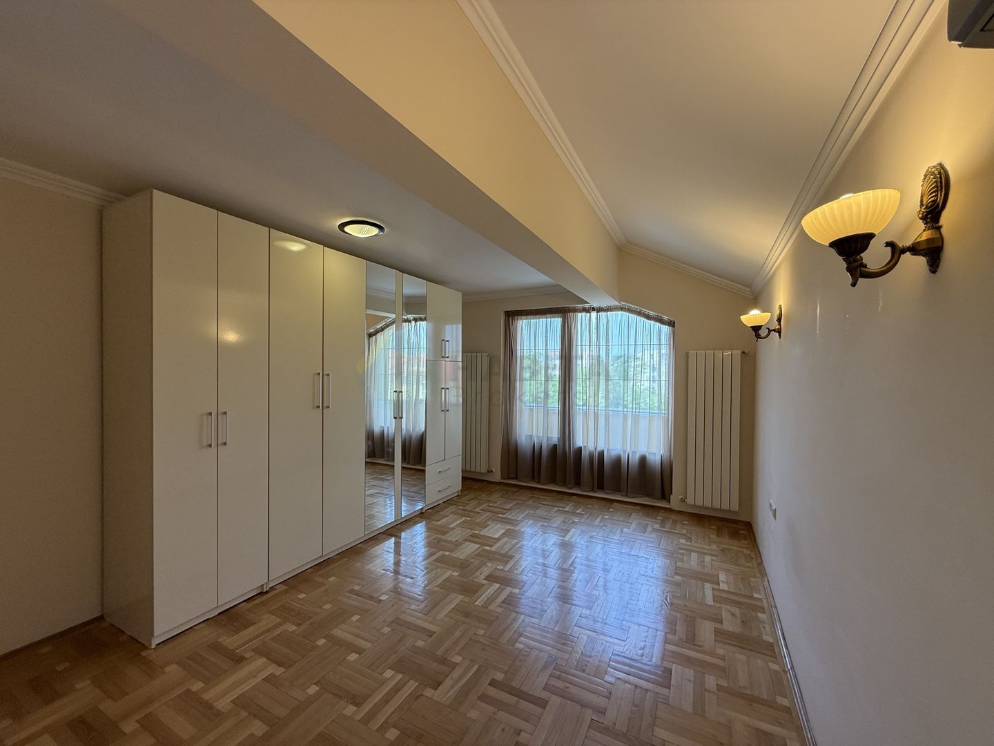 Vila 9 camere cu piscina si teren de 1.000 mp - Poză 26