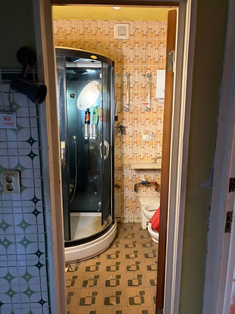 Apartament 4 camere centrala proprie necesita renovare Lujerului - Poză 10
