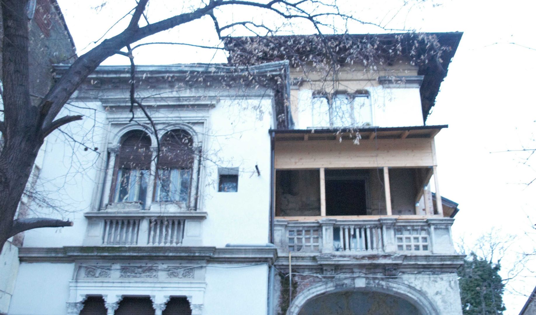 Vand 3 apartamente intr-o vila cu 1 etaj - Poză 6