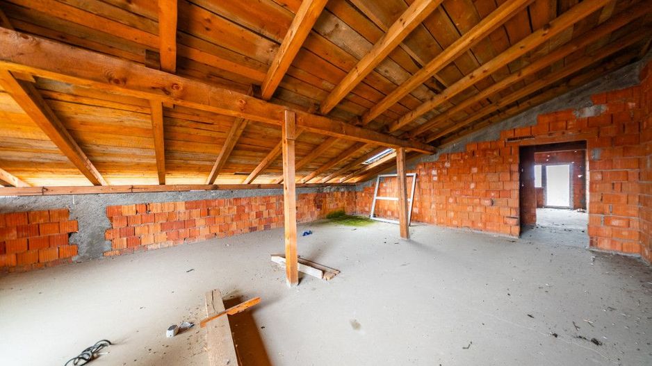 Casa caramida P+M, Vinga, cu potential spatiu comercial - Poză 15