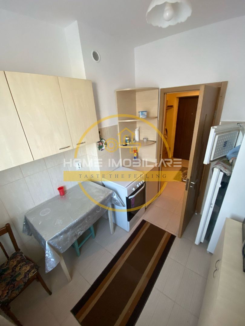Tudor Vladimirescu/ Apartament 2 camere/ Decomandat/ Ideal pentru Investitie - Poză 2