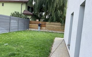 Vilă spațioasă Tunari | Curte mare | Complex închis - Poză 8
