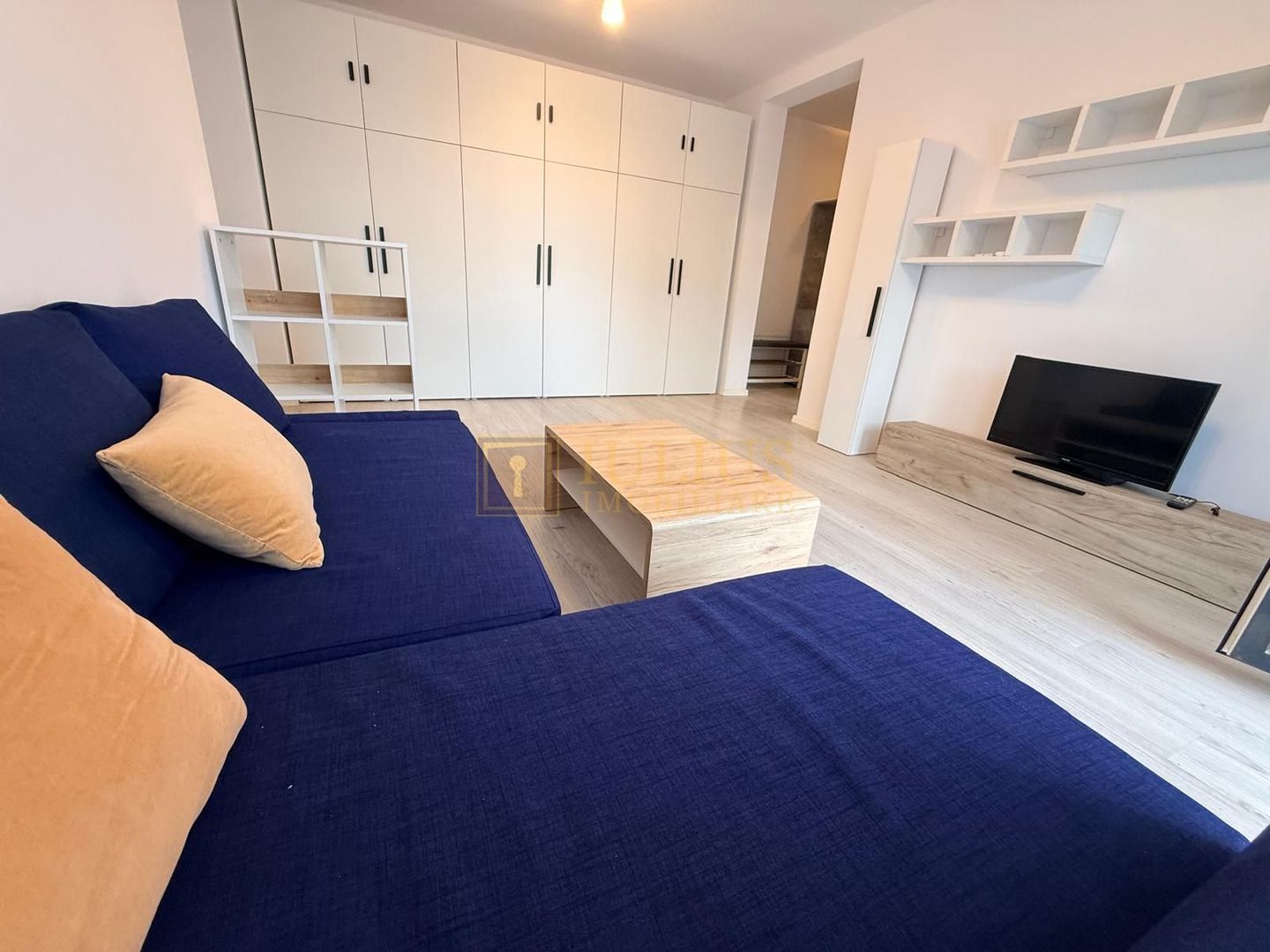 2 camere| Dumbravita| curte mare| terasa generoasă| loc de parcare| - Poză 4