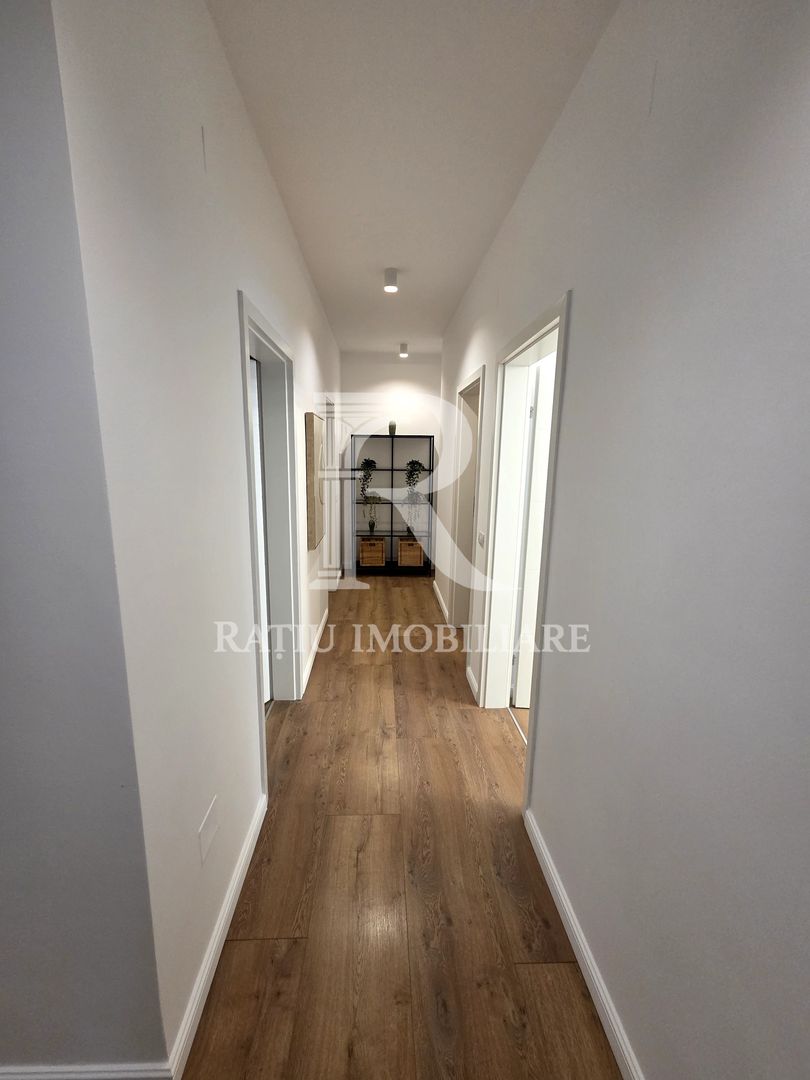 Apartament cu 3 camere | Etaj 1 | Ultracentral |  Oradea - Poză 12