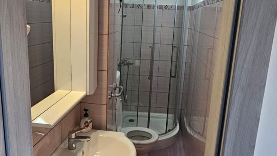 vand apartament 2 camere ,zona centrala - Poză 5