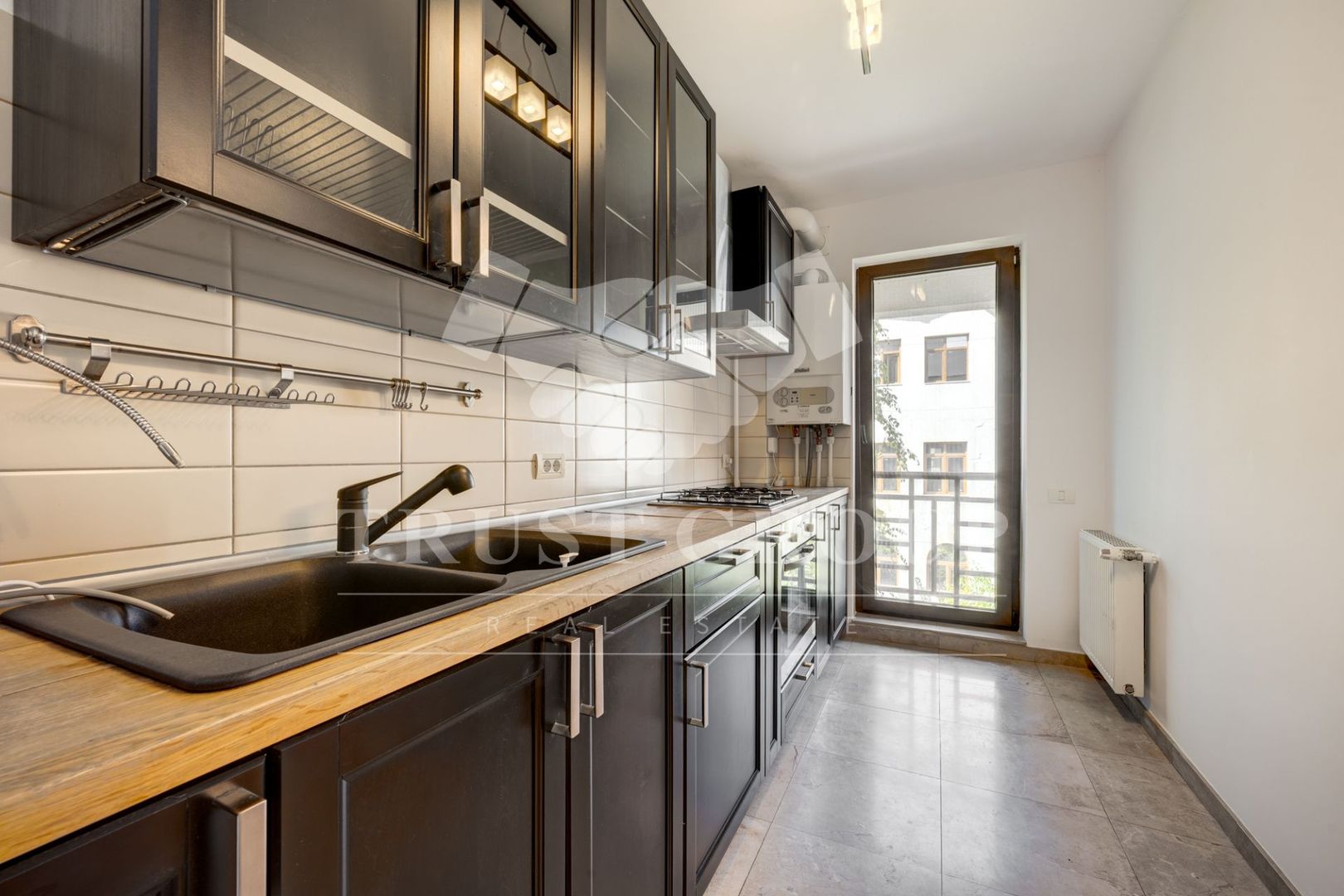Apartament 3 camere Sisesti | Loc de parcare - Poză 12