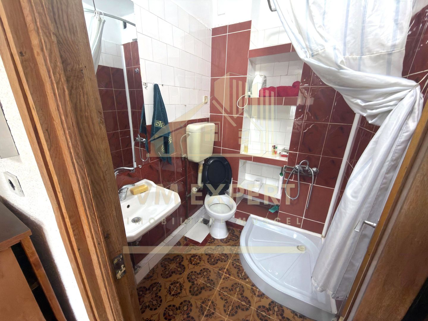 APARTAMENT 4 CAMERE ETAJ 3 CENTRU PRIMĂRIE CAMPULUNG - Poză 15