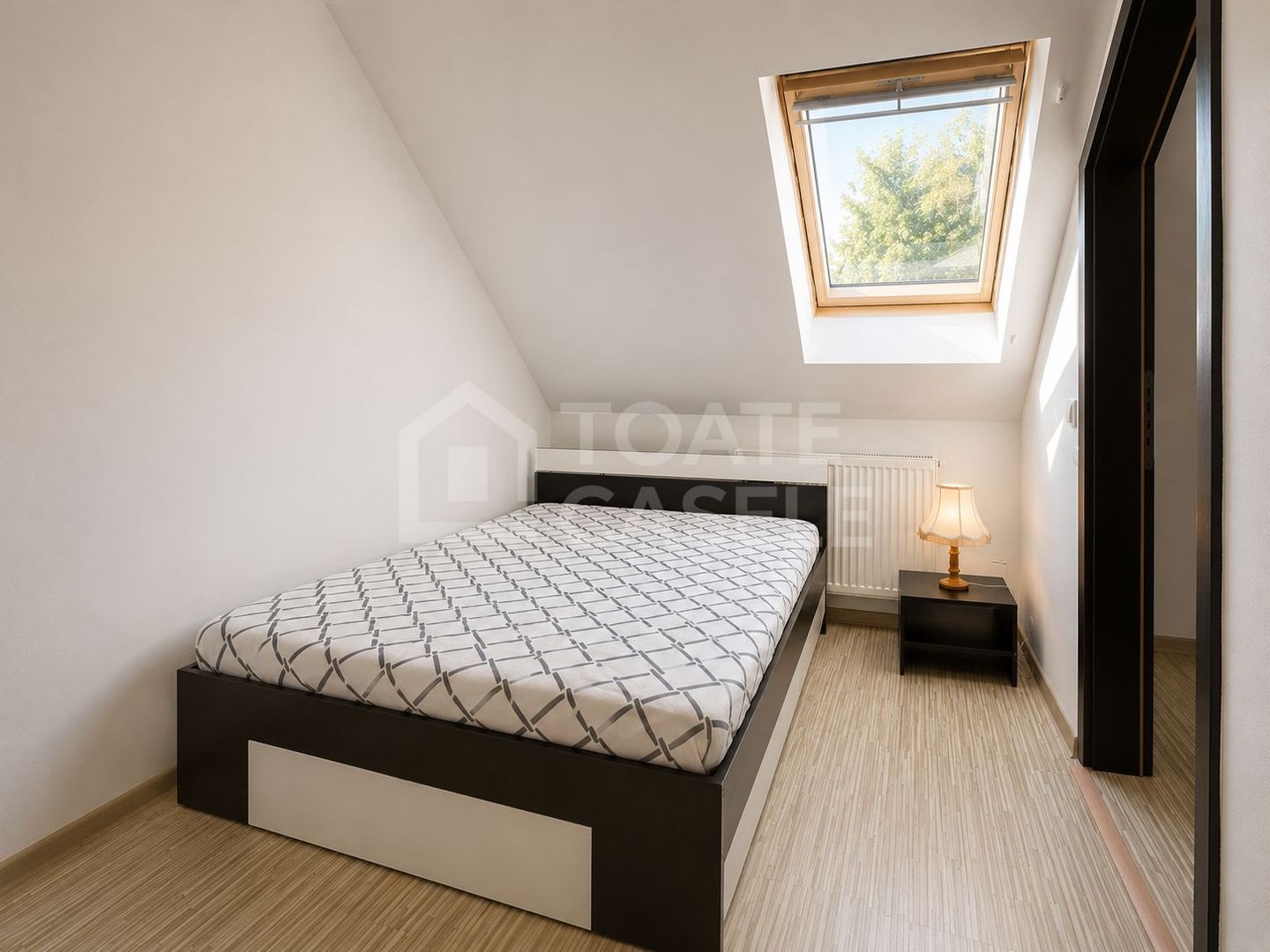 Apartament 3 camere, decomandat, parcare, zona Edgard Quinet - Poză 2